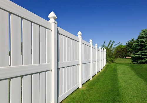 The Art of Groundskeeping: Maximizing Landscapes with Fences in Cape Coral, Florida